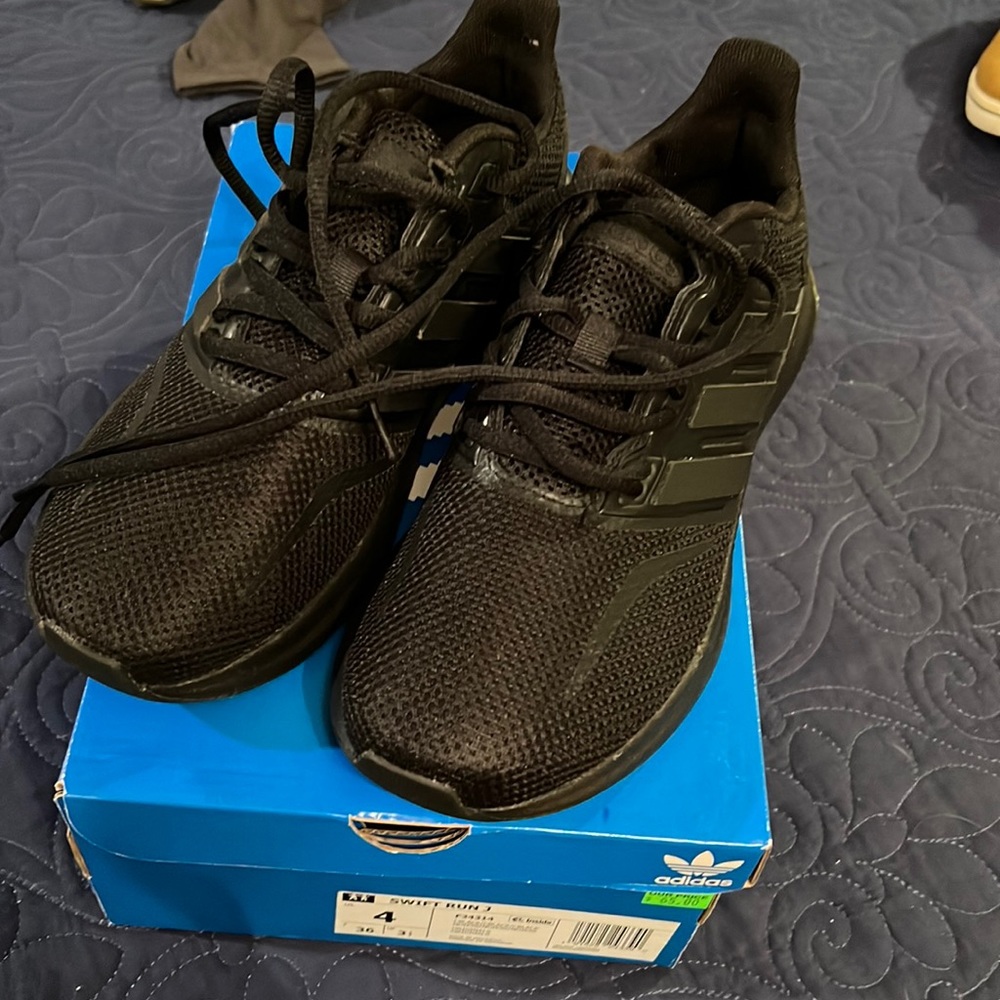 Adidas swift running sneaker New with box . Size 4